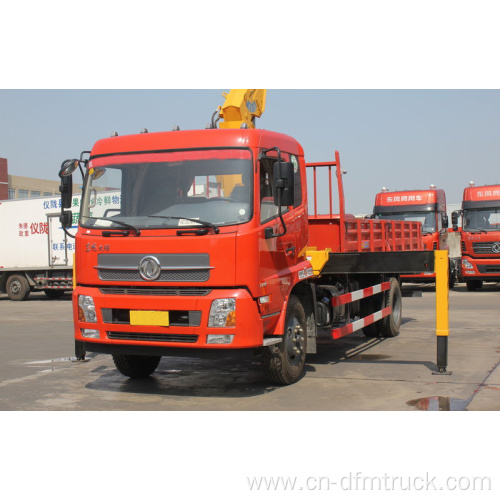 Dongfeng 5ton LHD truck mounted crane